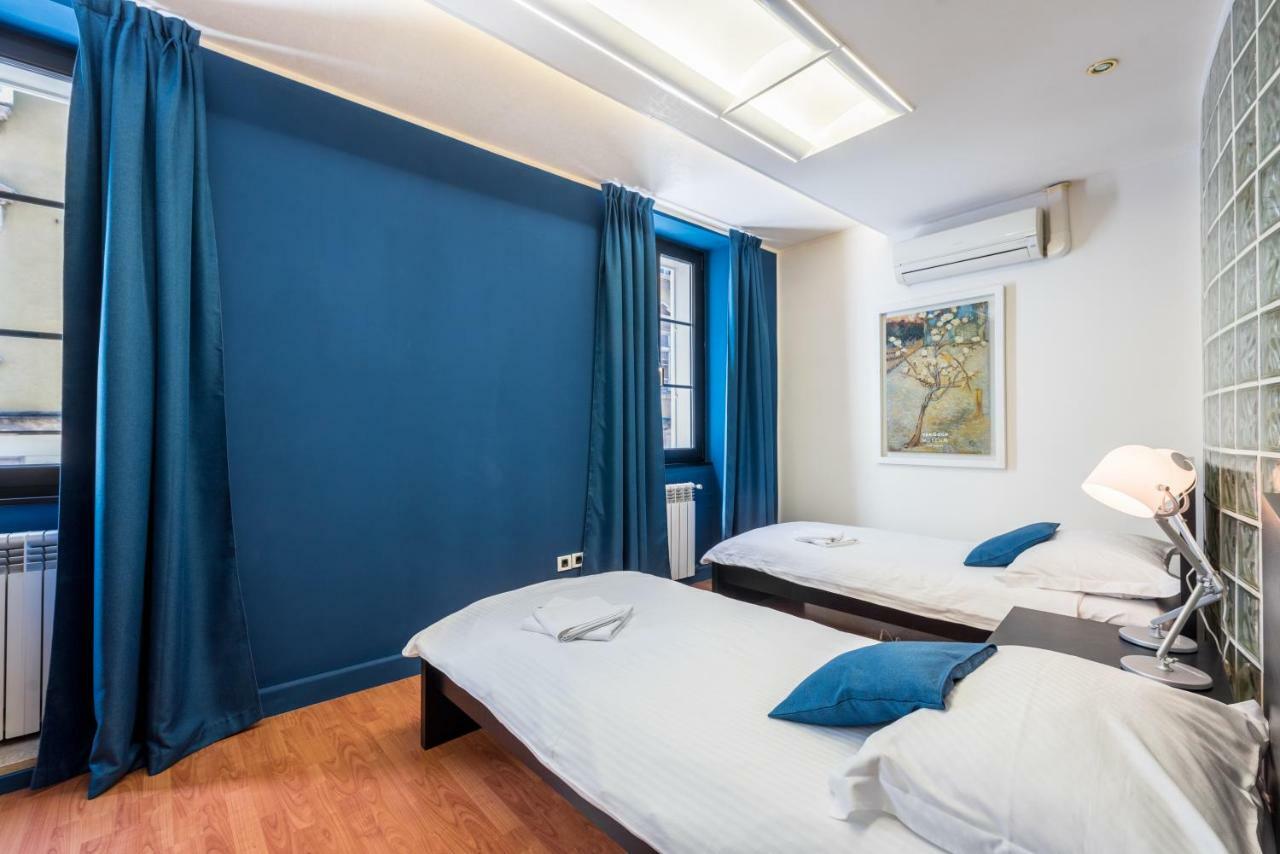White&Blue Top Center App Apartment Pula Exterior photo